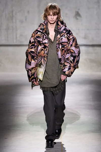 Look 22